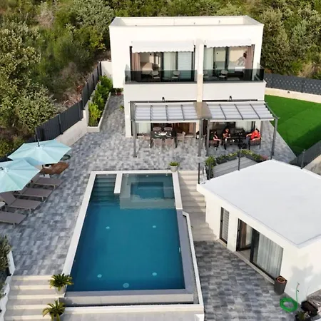 빌라 Luxury San Rocco Desne
