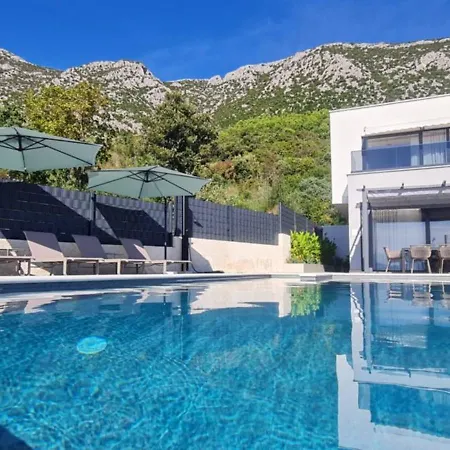 Villa Luxury San Rocco Desne
