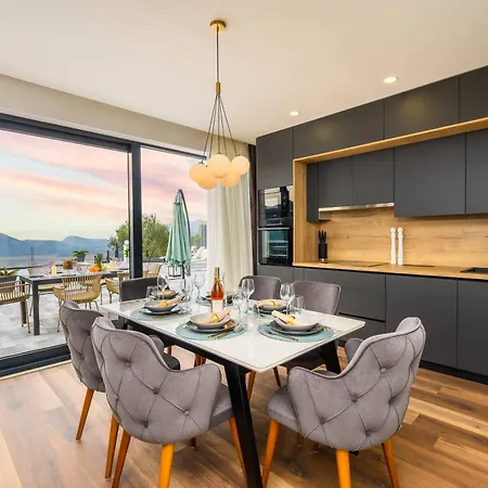 Luxury San Rocco Villa